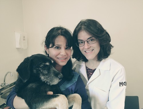 Eu com o Carlos e a veterinária e nutróloga Sylvia Angélico (Cachorro Verde)